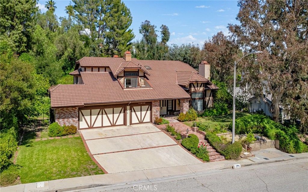 Image 1 of property listing at 11930 Shoshone, Granada Hills, CA 91344
