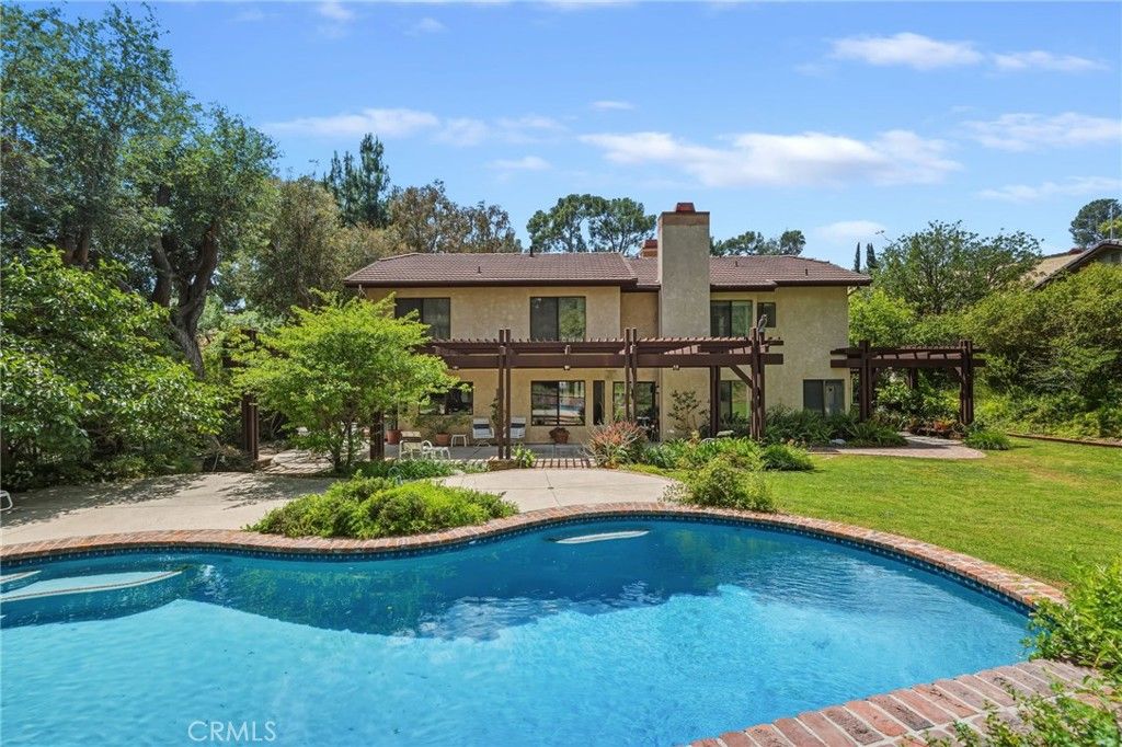 Image 2 of property listing at 11930 Shoshone, Granada Hills, CA 91344