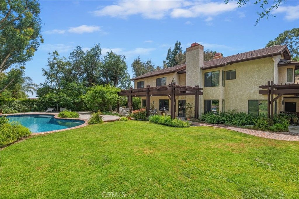 Image 3 of property listing at 11930 Shoshone, Granada Hills, CA 91344