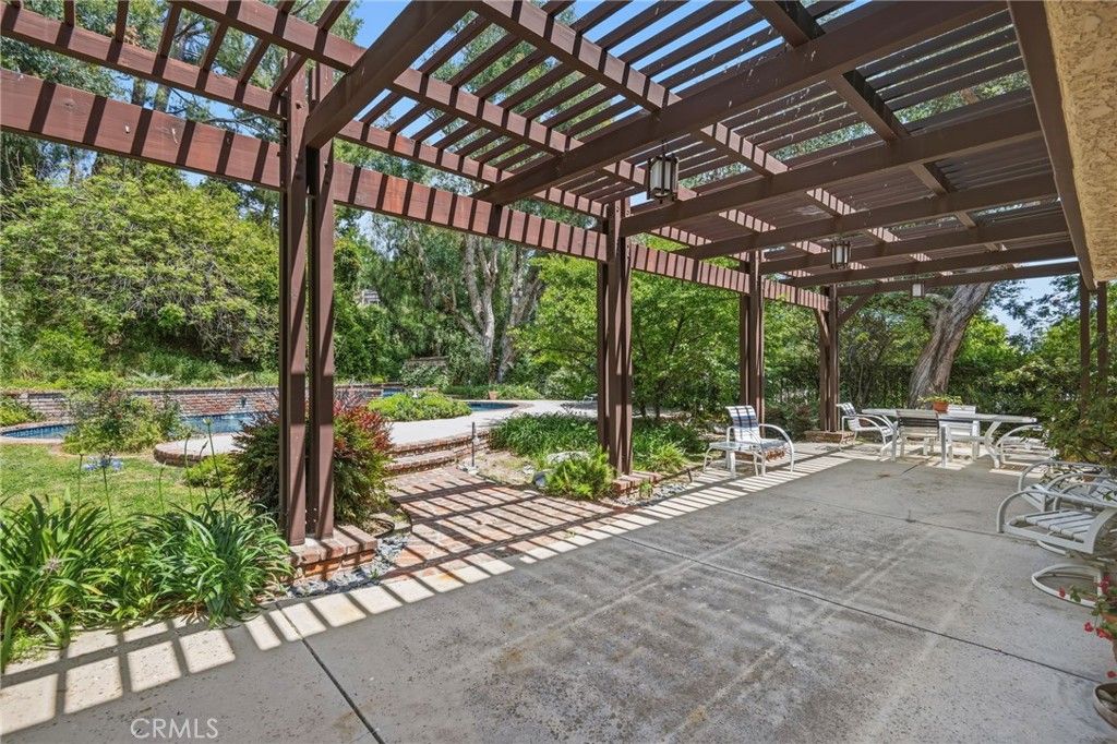 Image 38 of property listing at 11930 Shoshone, Granada Hills, CA 91344