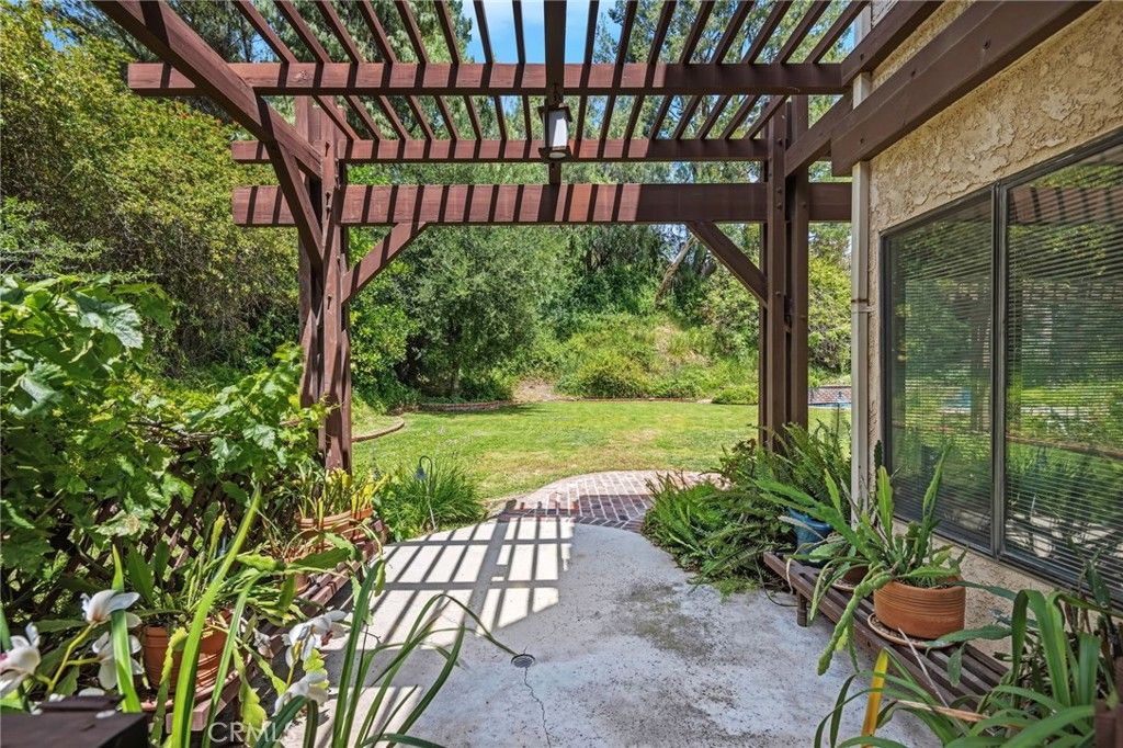 Image 39 of property listing at 11930 Shoshone, Granada Hills, CA 91344