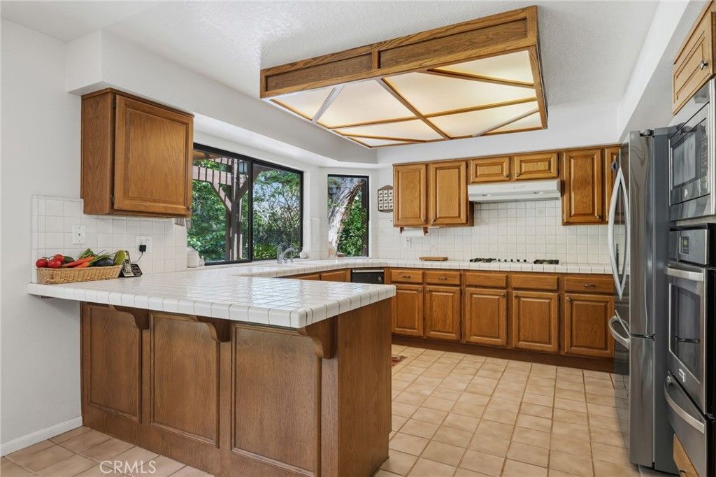 Image 9 of property listing at 11930 Shoshone, Granada Hills, CA 91344