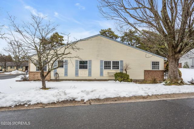 2B Deerfield Drive 52, Whiting, NJ 08759