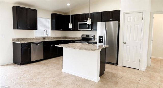 2208 42nd PL, Cape Coral, FL 33993