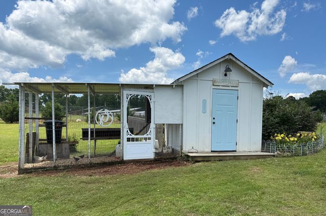 94 Race Track Road, The Rock, GA 30285