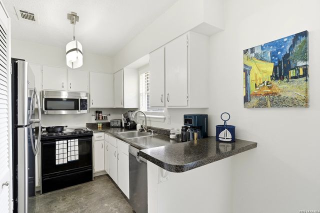 923 Vance Jackson Rd Apt 506, San Antonio, TX 78201
