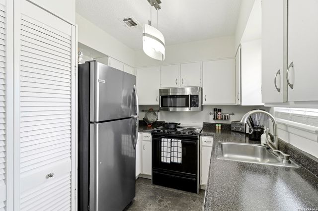 923 Vance Jackson Rd Apt 506, San Antonio, TX 78201