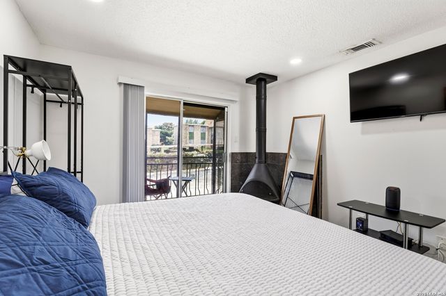 923 Vance Jackson Rd Apt 506, San Antonio, TX 78201
