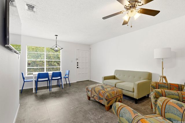 923 Vance Jackson Rd Apt 506, San Antonio, TX 78201