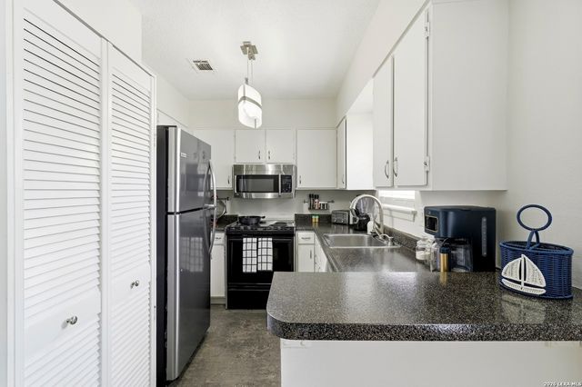 923 Vance Jackson Rd Apt 506, San Antonio, TX 78201