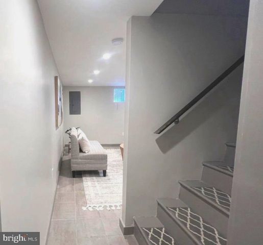 132 N GLADDEN ST N, Alexandria, VA 22304