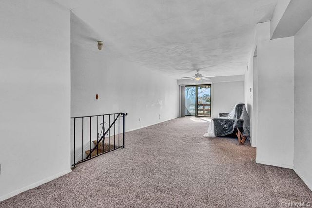 228 Mariners Way, Copiague, NY 11726