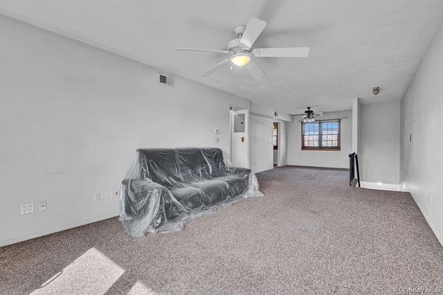 228 Mariners Way, Copiague, NY 11726