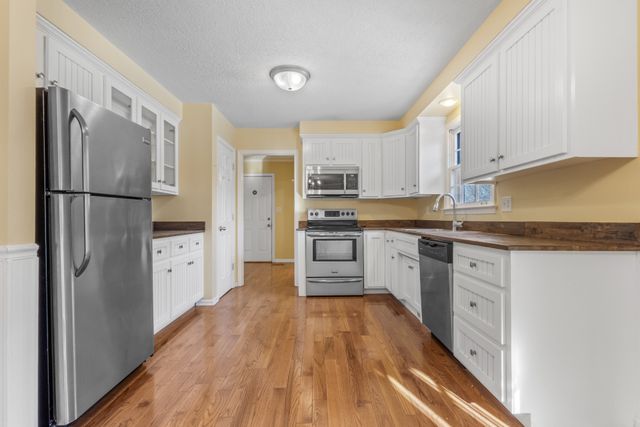 908 Hunter Ln, Clarksville, TN 37043