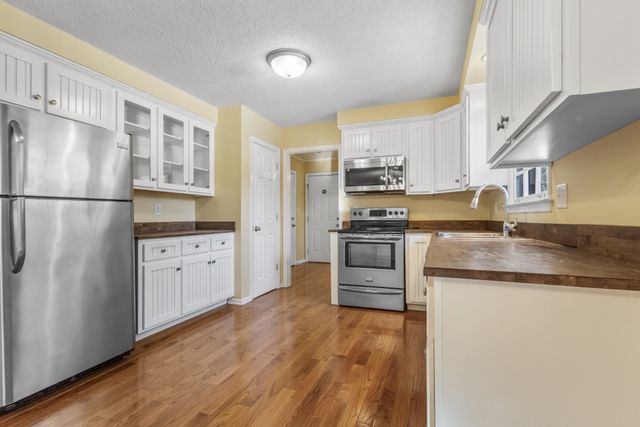 908 Hunter Ln, Clarksville, TN 37043