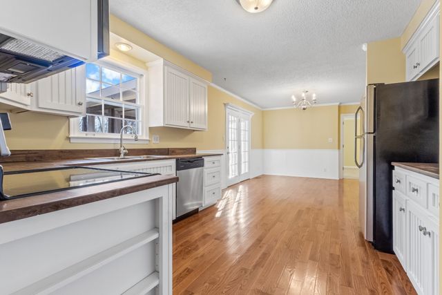 908 Hunter Ln, Clarksville, TN 37043