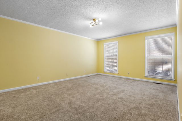 908 Hunter Ln, Clarksville, TN 37043