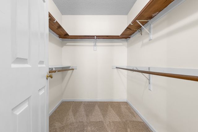 908 Hunter Ln, Clarksville, TN 37043