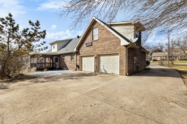 908 Hunter Ln, Clarksville, TN 37043