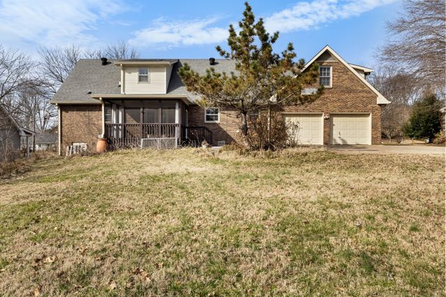 908 Hunter Ln, Clarksville, TN 37043