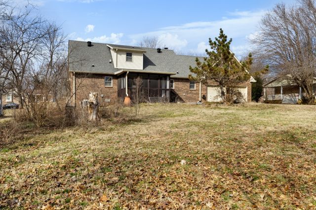 908 Hunter Ln, Clarksville, TN 37043