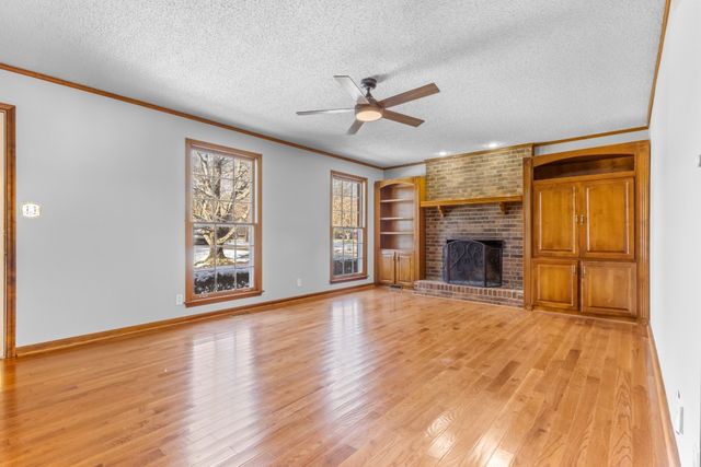 908 Hunter Ln, Clarksville, TN 37043