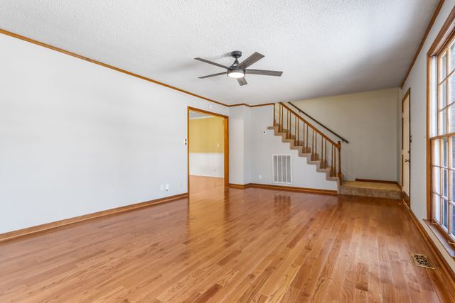 908 Hunter Ln, Clarksville, TN 37043