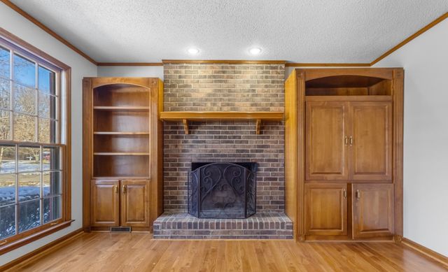 908 Hunter Ln, Clarksville, TN 37043