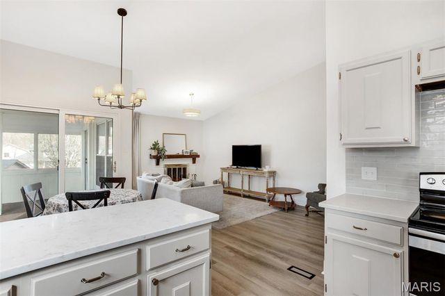 2915 Emerald Bend Court, St Louis, MO 63129