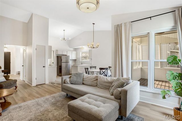 2915 Emerald Bend Court, St Louis, MO 63129