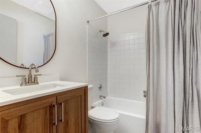 2915 Emerald Bend Court, St Louis, MO 63129