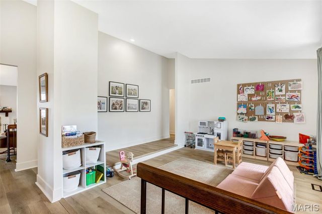 2915 Emerald Bend Court, St Louis, MO 63129