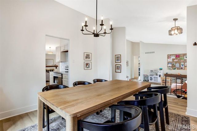 2915 Emerald Bend Court, St Louis, MO 63129