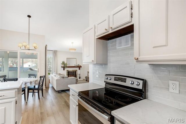 2915 Emerald Bend Court, St Louis, MO 63129