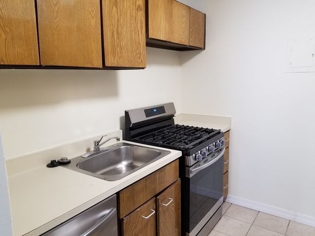 33 Pond Ave. 912, Brookline, MA 02445