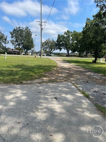 1203 E Bernard Street, Glennville, GA 30427