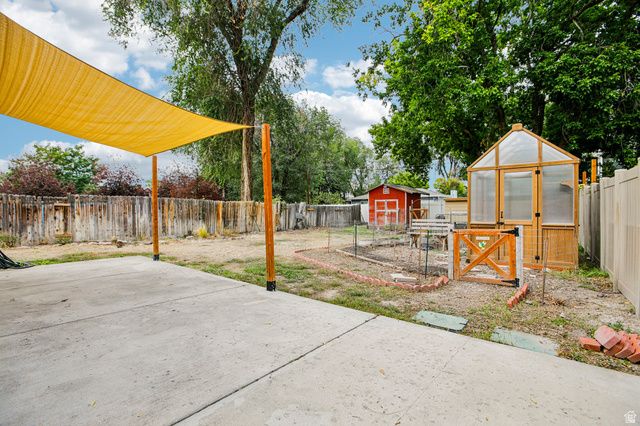 607 E GARDEN AVE, South Salt Lake, UT 84106