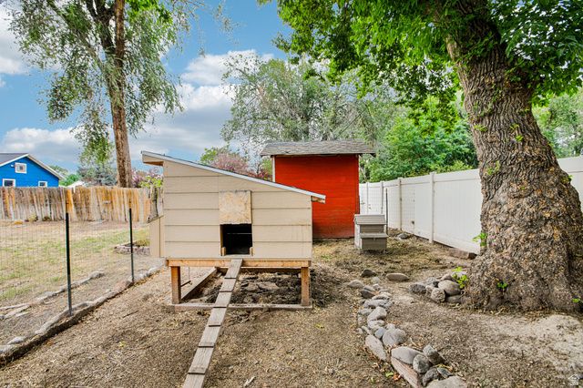 607 E GARDEN AVE, South Salt Lake, UT 84106