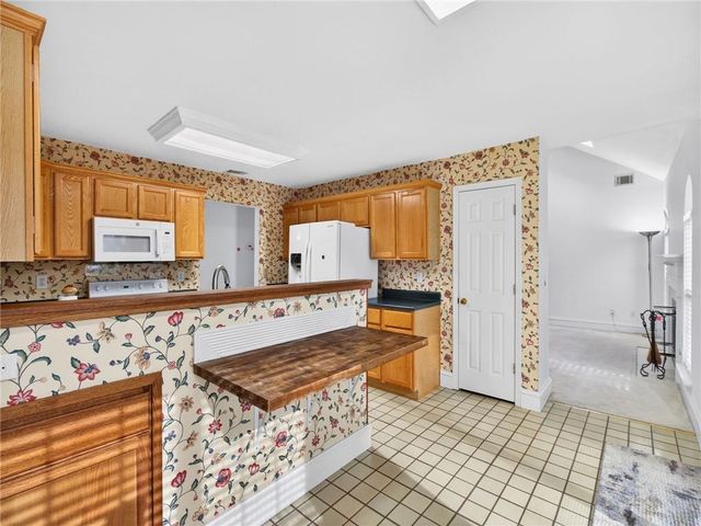 2038 Buford Dam Road, Buford, GA 30518