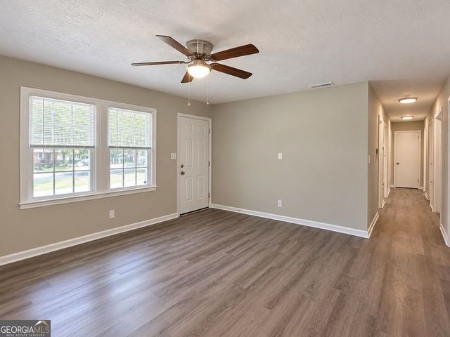 119 Sir Lancelot Drive, Lagrange, GA 30241