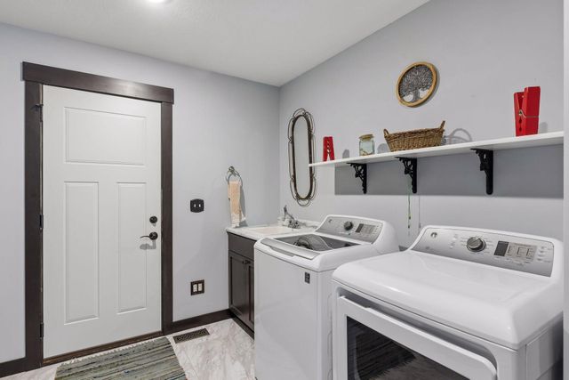 1527 96th Street, New Richmond, WI 54017