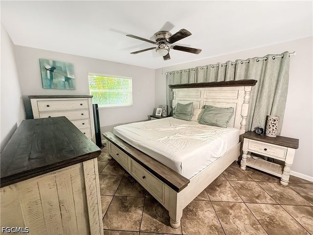 536 SE 26th TER, Cape Coral, FL 33904