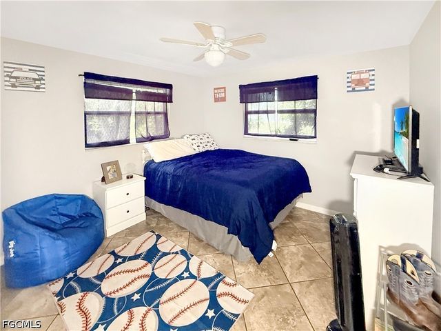 536 SE 26th TER, Cape Coral, FL 33904