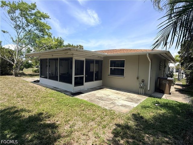 536 SE 26th TER, Cape Coral, FL 33904