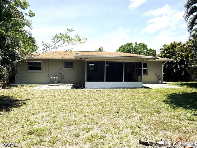 536 SE 26th TER, Cape Coral, FL 33904