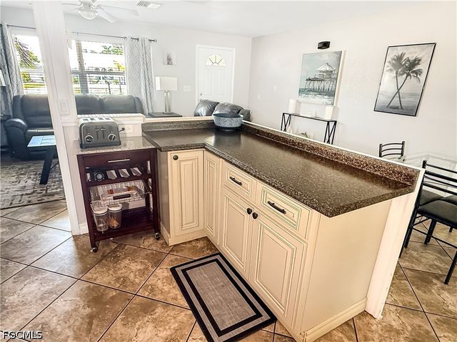 536 SE 26th TER, Cape Coral, FL 33904