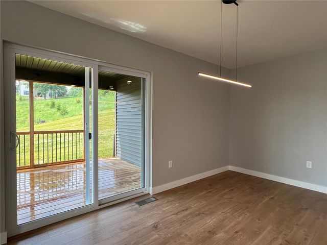 1403 Legend Drive, Tiffin, IA 52340