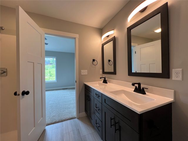 1403 Legend Drive, Tiffin, IA 52340