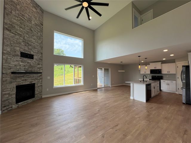 1403 Legend Drive, Tiffin, IA 52340