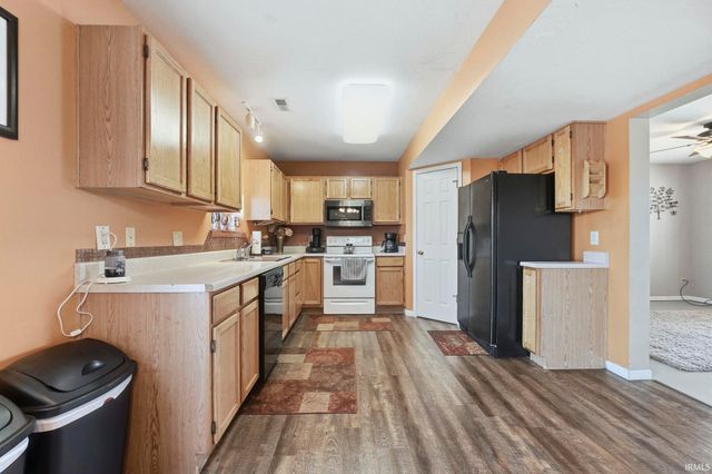 807 Larkwillow Court, Huntertown, IN 46748